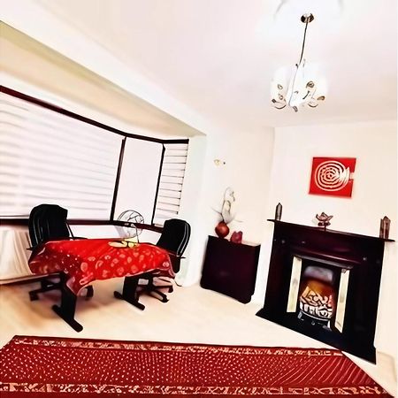Beautiful Double En-Suite Room, Separate Entrance, Ilford, Central Line Gants Hill, Free Parking מראה חיצוני תמונה
