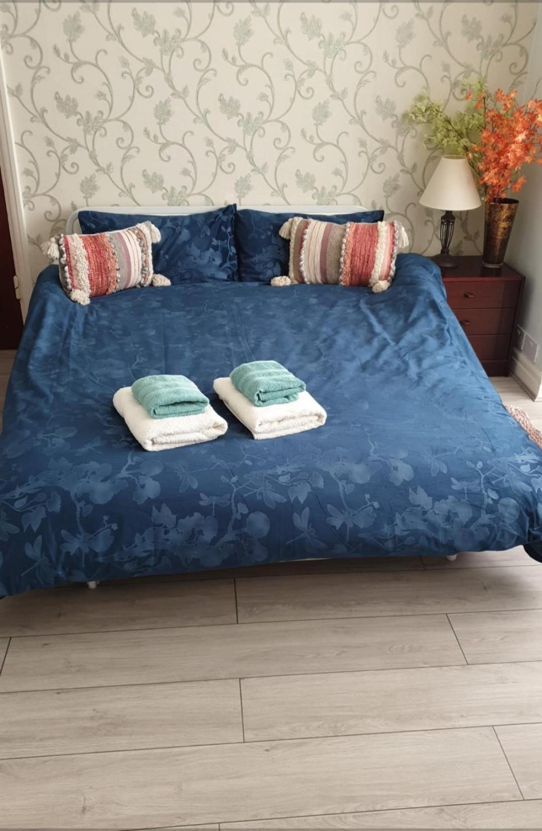 Beautiful Double En-Suite Room, Separate Entrance, Ilford, Central Line Gants Hill, Free Parking מראה חיצוני תמונה